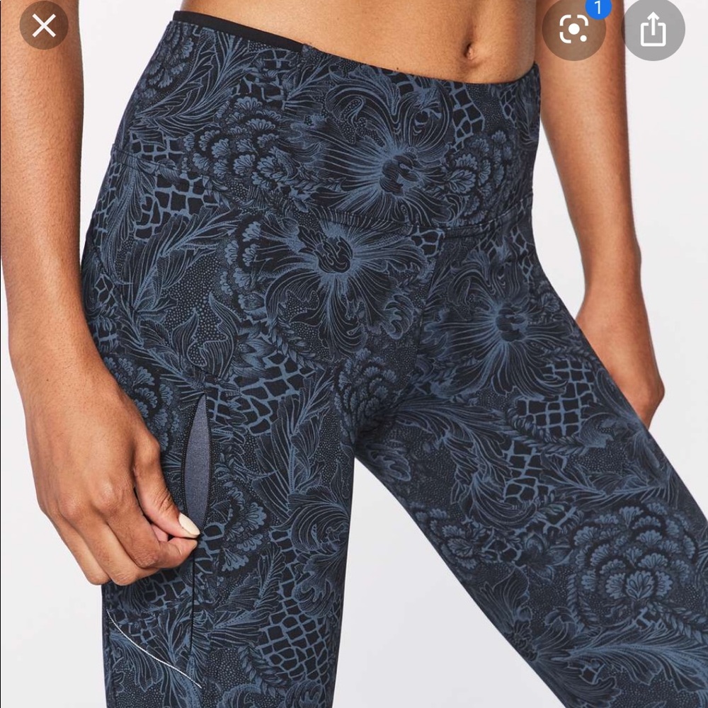 Lululemon Run On Tight